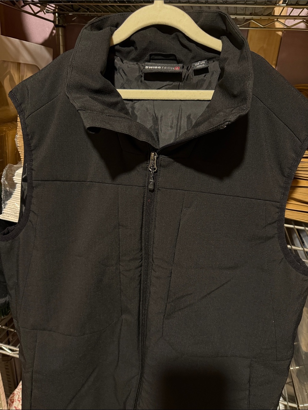 Swiss Tech Men's Black Quilted Zip-Up Vest
